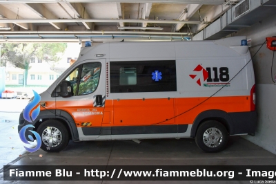 Fiat Ducato X290
118 Romagna Soccorso
Azienda USL della Romagna
Ambito Territoriale di Ravenna
Allestimento Vision
"RA 19"
Parole chiave: Fiat Ducato_X290 Ambulanza