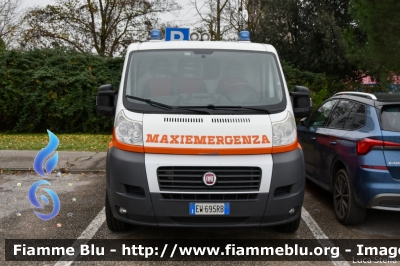 Fiat Ducato X250
118 Romagna Soccorso
Azienda USL della Romagna
Ambito Territoriale di Ravenna
Allestita Vision
"RA 28"
Parole chiave: Fiat Ducato_X250 Ambulanza Automedica