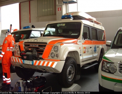 Iveco Massif
Croce Bianca Città di Bergamo
Parole chiave: Lombardia (BG) Iveco Massif Reas_2010