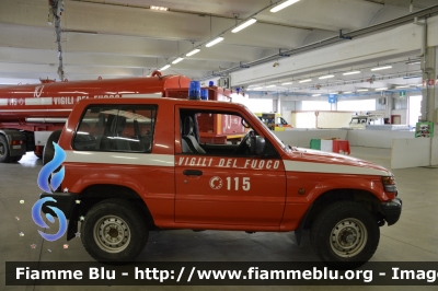 Mitsubishi Pajero Swb II serie
Vigili del Fuoco
Comando Provinciale di Brescia
VF 20473
In esposizione al Reas 2013
Parole chiave: Mitsubishi Pajero_Swb_IIserie VF20473 Reas_2013