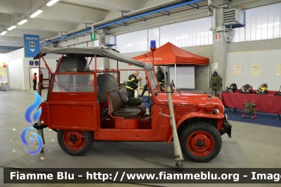 Fiat Campagnola I serie
Vigili del Fuoco
Comando Provinciale di Brescia
Automezzo storico
Fotoelettrica da 60 cm Buini & Grandi
In esposizione al Reas 2013
VF 8526
Parole chiave: Fiat Campagnola_Iserie VF8526 Reas_2013