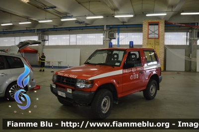 Mitsubishi Pajero Swb II serie
Vigili del Fuoco
Comando Provinciale di Brescia
VF 20473
In esposizione al Reas 2013
Parole chiave: Mitsubishi Pajero_Swb_IIserie VF20473 Reas_2013