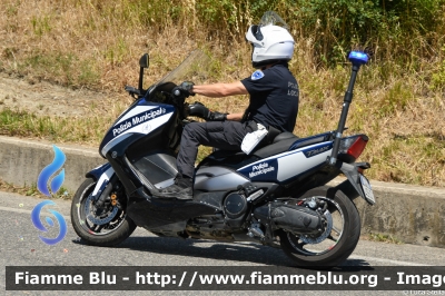 Yamaha T-Max
Polizia Locale
Servizi Associati Comprensorio Faentino (RA)
Allestimento Bertazzoni
Parole chiave: Yamaha T-Max Tour_DE_France_2024