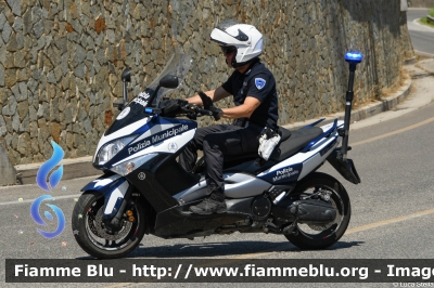 Yamaha T-Max
Polizia Locale
Servizi Associati Comprensorio Faentino (RA)
Allestimento Bertazzoni
Parole chiave: Yamaha T-Max Tour_DE_France_2024