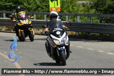 Yamaha T-Max
Polizia Locale
Servizi Associati Comprensorio Faentino (RA)
Allestimento Bertazzoni
Parole chiave: Yamaha T-Max Tour_DE_France_2024