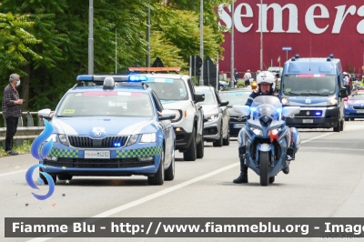 Yamaha FJR 1300 II serie
Polizia di Stato
Polizia Stradale
Allestimento Elevox
POLIZIA G3097
In Scorta al giro d’Italia
Moto “Rossa”
Parole chiave: Yamaha FJR_1300_IIserie POLIZIAG3097 Giro_D_Italia_2021