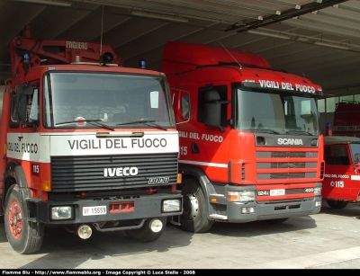 Iveco 330-35
Vigili del Fuoco
Comando Provinciale di Rovigo
VF 15559
Parole chiave: Iveco 330-35 VF15559