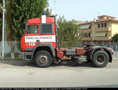 Iveco TurboStar 190-42
Vigili del Fuoco
Comando Provinciale di Rovigo
VF 19321
Parole chiave: Iveco Turbostar_190-42 VF19321