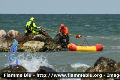 Gommone
 Vigili del Fuoco
Comando Provinciale di Ferrara
Nucleo Speleo Alpino Fluviale
