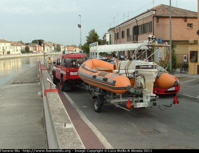 Gommone Carrellato
Vigili del Fuoco
Comando Provinciale di Ferrara
Distaccamento Permanente di Codigoro
VF R1494
Parole chiave: Gommone Carrello VFR1494