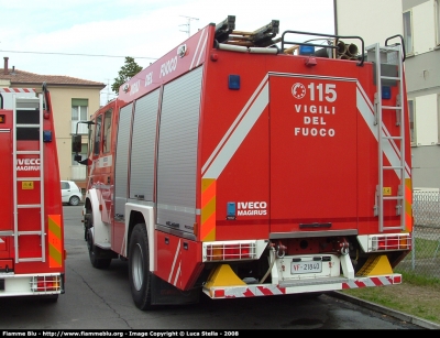 Iveco FireTech 190E31
Vigili del Fuoco
Comando Provinciale di Bologna
Distaccamento Volontario di San Pietro in Casale (BO)
AutoPompaSerbatoio allestimento Iveco-Magirus
VF 21840
Parole chiave: Iveco FireTech_190E31 VF21840