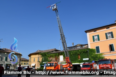 Iveco EuroFire 150E27 I serie
Vigili del Fuoco
Comando Provinciale Bologna
Distaccamento Volontario di San Pietro in Casale
AutoScala da 30 metri allestita Iveco-Magirus 
Parole chiave: Iveco EuroFire_150E27_Iserie Festa_Della_Repubblica_2018