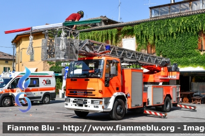 Iveco EuroFire 150E27 I serie
Vigili del Fuoco
Comando Provinciale Bologna
Distaccamento Volontario di San Pietro in Casale
AutoScala da 30 metri allestita Iveco-Magirus 
Parole chiave: Iveco EuroFire_150E27_Iserie Festa_Della_Repubblica_2018