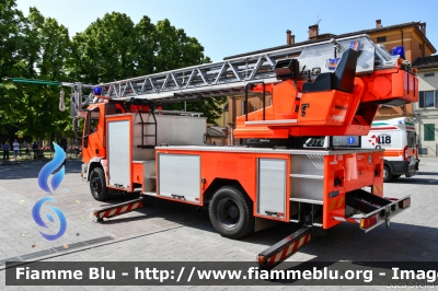 Iveco EuroFire 150E27 I serie
Vigili del Fuoco
Comando Provinciale Bologna
Distaccamento Volontario di San Pietro in Casale
AutoScala da 30 metri allestita Iveco-Magirus 
Parole chiave: Iveco EuroFire_150E27_Iserie Festa_Della_Repubblica_2018