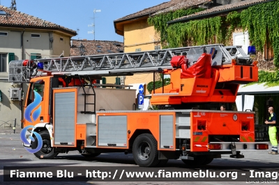 Iveco EuroFire 150E27 I serie
Vigili del Fuoco
Comando Provinciale Bologna
Distaccamento Volontario di San Pietro in Casale
AutoScala da 30 metri allestita Iveco-Magirus 
Parole chiave: Iveco EuroFire_150E27_Iserie Festa_Della_Repubblica_2018