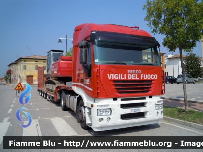 Iveco Stralis AS I serie 
Vigili del Fuoco
Comando Provinciale di Belluno
VF 25787 
Parole chiave: Iveco Stralis_AS_Iserie VF25787 De-Angelis VFR3617 New-Holland E245B