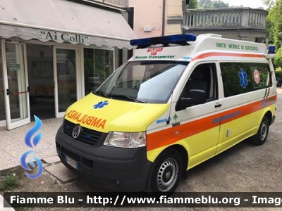 Volkswagen Transporter T5
Croce Bianca ER Ferrara
Parole chiave: Volkswagen Transporter_T5 Ambulanza