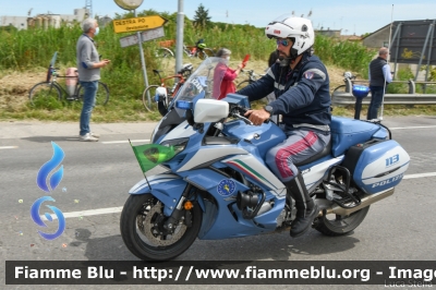 Yamaha FJR 1300 II serie
Polizia di Stato
Polizia Stradale
Allestimento Elevox
POLIZIA G3090
in scorta al Giro d'Italia 2021
Moto "Verde"
Parole chiave: Yamaha FJR_1300_IIserie POLIZIAG3090 Giro_D_Italia_2021