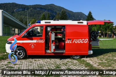 Volkswagen Transporter T5 restyle
Vigili del Fuoco
Unione Distrettuale di Trento
Corpo Volontario di Terlago(TN)
Allestimento Kofler Fahrzeugbau
VF 0J6 TN
Parole chiave: Volkswagen Transporter_T5restyle VF0J6TN