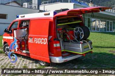 Volkswagen Transporter T5 restyle
Vigili del Fuoco
Unione Distrettuale di Trento
Corpo Volontario di Terlago(TN)
Allestimento Kofler Fahrzeugbau
VF 0J6 TN
Parole chiave: Volkswagen Transporter_T5restyle VF0J6TN