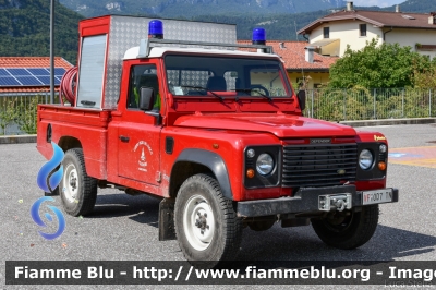 Land Rover Defender 110
Vigili del Fuoco
Unione Distrettuale di Trento
Corpo Volontario di Vigolo Baselga (TN)
Allestimento Fulmix
VF 0D7 TN
Parole chiave: Land-Rover Defender_110 VF0D7TN