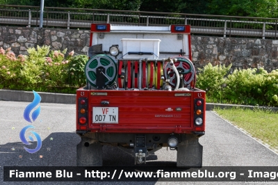 Land Rover Defender 110
Vigili del Fuoco
Unione Distrettuale di Trento
Corpo Volontario di Vigolo Baselga (TN)
Allestimento Fulmix
VF 0D7 TN
Parole chiave: Land-Rover Defender_110 VF0D7TN