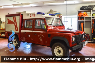 Land Rover Defender 130
Vigili del Fuoco
Unione Distrettuale di Fondo
Corpo Volontario di Cagnò (Tn)
VF 0E3 TN
Parole chiave: Land-Rover Defender_130 VF0E3TN