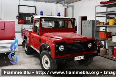 Land-Rover Defender 110
Vigili del Fuoco
Unione Distrettuale Alto Garda e Ledro
Corpo Volontario di Dro
VF 0E4 TN
Parole chiave: Land-Rover Defender_110 VF0E4TN