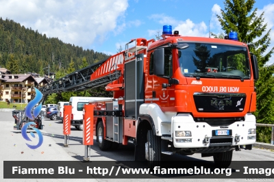 Man TGS 18.440 4x4 I serie
Vigili del Fuoco
Unione Distrettuale delle Giudicarie 
Ospitata dal Corpo Volontario di Madonna di Campiglio (TN)
AutoScala da 32 metri allestimento Metz L32A
VF 0K1 TN

Si ringrazia il Personale per la 
disponibilità e l'ospitalità
Parole chiave: Man TGS_18.440_4x4_Iserie VF0K1TN