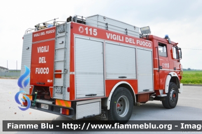 Iveco 190-26
Vigili del Fuoco
Comando Provinciale di Bologna
Distaccamento Volontario di Molinella
AutoPompa Serbatoio allestimento Baribbi
VF 16541
Parole chiave: Iveco 190-26 VF16541