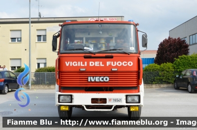 Iveco 190-26
Vigili del Fuoco
Comando Provinciale di Bologna
Distaccamento Volontario di Molinella
AutoPompa Serbatoio allestimento Baribbi
VF 16541
Parole chiave: Iveco 190-26 VF16541