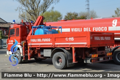 Iveco 145-17
Vigili del Fuoco
Comando Provinciale di Parma
Ricondizionato Fortini
VF 17122
Parole chiave: Iveco 145-17 VF17122