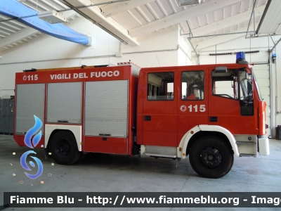 Iveco EuroFire 150E27 I serie
Vigili del Fuoco
Comando Provinciale di Bologna
Distaccamento Permanente di Zola Predosa (BO)
AutoPompaSerbatoio allestimento Iveco-Magirus
VF 18937
Parole chiave: Iveco EuroFire_150E27_Iserie VF18937