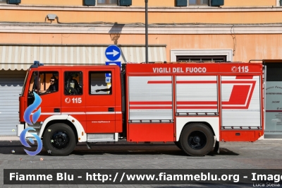  Iveco EuroFire 150E27 I serie

Vigili del Fuoco
Comando Provinciale di Bologna
Distaccamento Volontario di San Pietro in Casale
AutoPompa Serbatoio allestimento Iveco-Magirus
VF 18987 
Parole chiave:  Iveco EuroFire_150E27_Iserie VF18987 Festa_della_Repubblica_2022