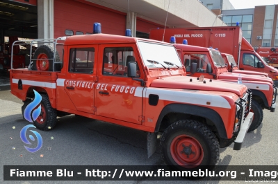 Land Rover Defender 130
Vigili del Fuoco
Comando Provinciale di Parma
VF 19355
Parole chiave: Land-Rover Defender_130 VF19355