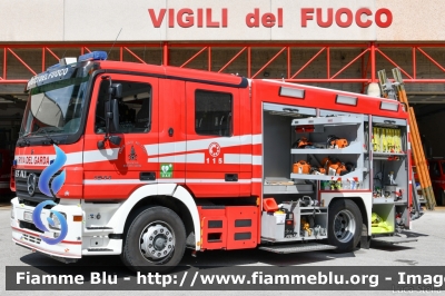 Mercedes-Benz Actros 1841 II serie
Vigili del Fuoco
Unione Distrettuale Alto Garda e Ledro
Corpo Volontario di Riva del Garda (TN)
AutoPompaSerbatoio allestimento Bai
VF 1A1 TN
Parole chiave: Mercedes-Benz Actros_1841_IIserie VF1A1TN