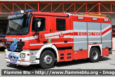 Mercedes-Benz Actros 1841 II serie
Vigili del Fuoco
Unione Distrettuale Alto Garda e Ledro
Corpo Volontario di Riva del Garda (TN)
AutoPompaSerbatoio allestimento Bai
VF 1A1 TN
Parole chiave: Mercedes-Benz Actros_1841_IIserie VF1A1TN