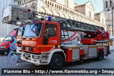 Iveco EuroFire 150E27 I serie
Vigili del Fuoco
Comando Provinciale di Ferrara
AutoScala da 32 metri allestimento Iveco-Magirus
 ricondizionata Carrozzeria Fortini nel 2010
VF 20076
Parole chiave: Iveco EuroFire_150E27_Iserie VF20076 Santa_Barbara_2019