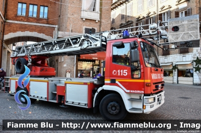 Iveco EuroFire 150E27 I serie
Vigili del Fuoco
Comando Provinciale di Ferrara
AutoScala da 32 metri allestimento Iveco-Magirus
 ricondizionata Carrozzeria Fortini nel 2010
VF 20076
Parole chiave: Iveco EuroFire_150E27_Iserie VF20076 Santa_Barbara_2019