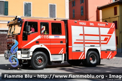 Iveco FireTech 190E31
Vigili del Fuoco
Comando Provinciale di Bologna
Distaccamento Volontario di San Pietro in Casale 
AutoPompaSerbatoio allestimento Iveco-Magirus
VF 21840
Parole chiave: Iveco FireTech_190E31 VF21840 Festa_Della_Repubblica_2018