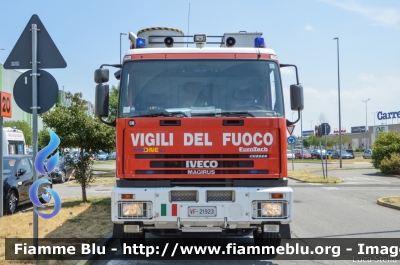 Iveco EuroTech 190E35 "One"
Vigili del Fuoco
Comando Provinciale di Milano
Nucleo NBCR
Allestimento Iveco-Magirus
VF 21923
Parole chiave: Iveco EuroTech_190E35 "One" VF21923