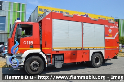 Iveco EuroTech 190E35 "One"
Vigili del Fuoco
Comando Provinciale di Milano
Nucleo NBCR
Allestimento Iveco-Magirus
VF 21923
Parole chiave: Iveco EuroTech_190E35 "One" VF21923