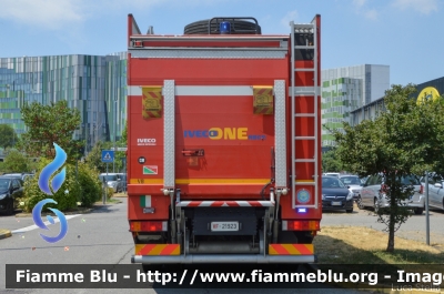 Iveco EuroTech 190E35 "One"
Vigili del Fuoco
Comando Provinciale di Milano
Nucleo NBCR
Allestimento Iveco-Magirus
VF 21923
Parole chiave: Iveco EuroTech_190E35 "One" VF21923