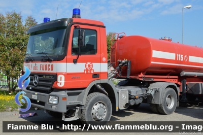 Mercedes-Benz Actros 2044 4x4 II serie
Vigili del Fuoco
Comando Provinciale di Parma
Trattore con semirimorchio Sacim 
VF 22002
VF R 2967
Parole chiave: Mercedes-Benz Actros_2044_4x4_IIserie VF22002 VFR2967