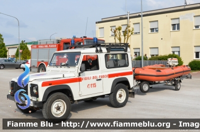 Land Rover Defender 90
Vigili del Fuoco
Comando Provinciale di Bologna
Distaccamento Volontario di Molinella
Fornitura Protezione Civile 
Regionale Emilia Romagna
VF 22046
Parole chiave: Land-Rover Defender_90 VF22046