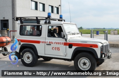 Land Rover Defender 90
Vigili del Fuoco
Comando Provinciale di Bologna
Distaccamento Volontario di Molinella
Fornitura Protezione Civile 
Regionale Emilia Romagna
VF 22046
Parole chiave: Land-Rover Defender_90 VF22046