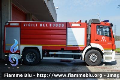 Mercedes-Benz Atego 1828 I serie
Vigili del Fuoco
Comando Provinciale di Parma
AutoBottePompa allestimento Bai
VF 22995
Parole chiave: Mercedes-Benz Atego_1828_Iserie VF22995