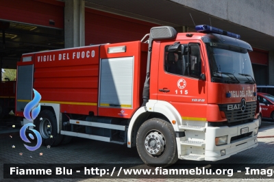 Mercedes-Benz Atego 1828 I serie
Vigili del Fuoco
Comando Provinciale di Parma
AutoBottePompa allestimento Bai
VF 22995
Parole chiave: Mercedes-Benz Atego_1828_Iserie VF22995