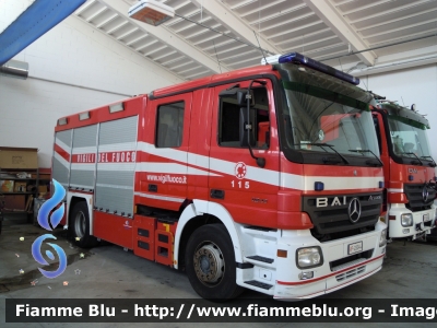 Mercedes-Benz Actros 1841 II serie
Vigili del Fuoco
Comando Provinciale di Bologna
Distaccamento Permanente di Zola Predosa (BO)
AutoPompaSerbatoio allestimento Bai
VF 23334
Parole chiave: Mercedes-Benz Actros_1841_IIserie VF23334