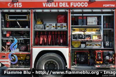 Iveco Stralis AF190S40 I serie
Vigili del Fuoco
Comando Provinciale di Parma
AutoPompaSerbatoio allestimento Iveco-Magirus
Ricondizionata Fortini
VF 23698
Parole chiave: Iveco Stralis_AF190S40_Iserie VF23698